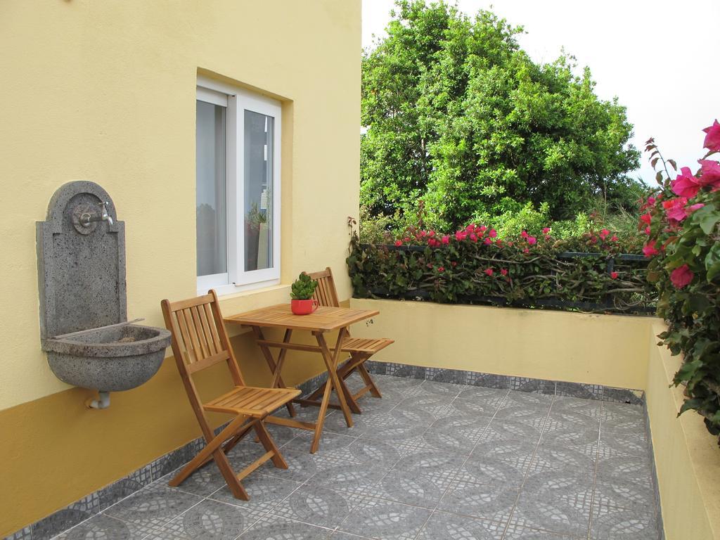Bisbis House Guest House Porto Moniz Bagian luar foto