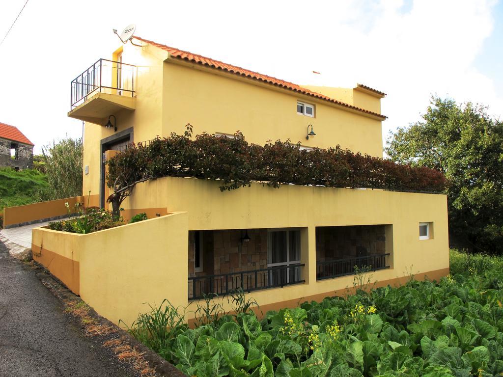 Bisbis House Guest House Porto Moniz Bagian luar foto