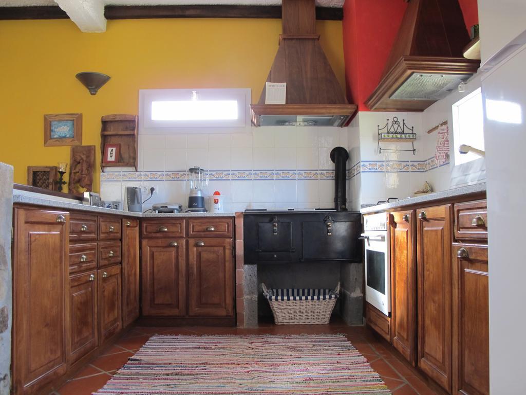Bisbis House Guest House Porto Moniz Bagian luar foto